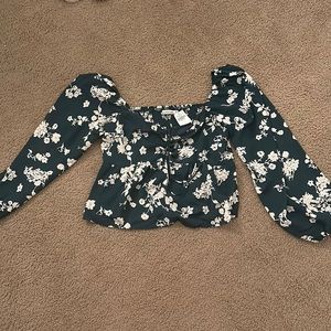 Abercrombie puffed sleeve cinched front top
